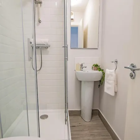 Cozy One Bedroom - Walk To Center *